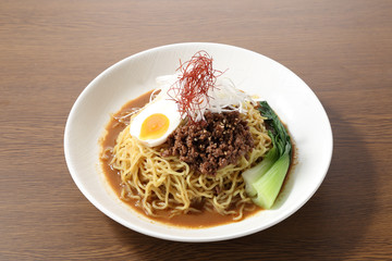 汁なし担担麺