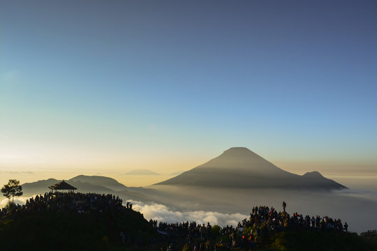 sikunir golden sunrise 