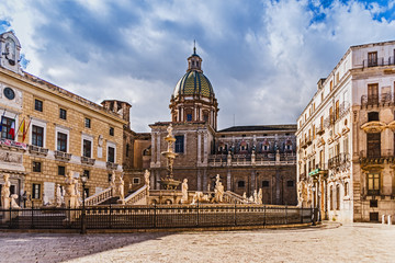 Obraz premium Altstadt von Palermo mit Piazza Pretoria