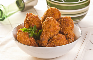 coxinhas de frango  fritas  