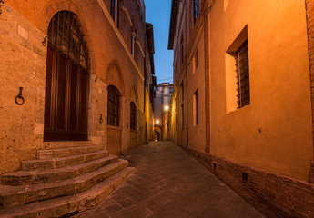 Naklejka premium Siena's alley, Tuscany Italy