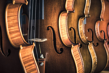 複数のバイオリン