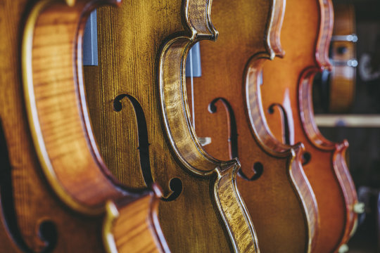 複数のバイオリン