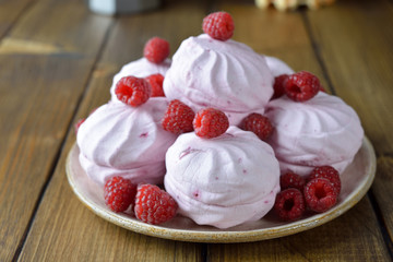 Marshmallow with raspberries