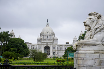 Sculpture to the Queen Victoria in India to Kolkatya
