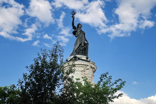 Statue de la République, place de la République Paris