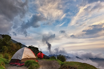El Volcán Santiaguito visto de Santa María, Guatemala, Mayo 2018