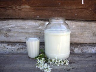 milk in a jar and in a glass