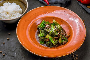 Fried beef with broccoli in Thai sauce