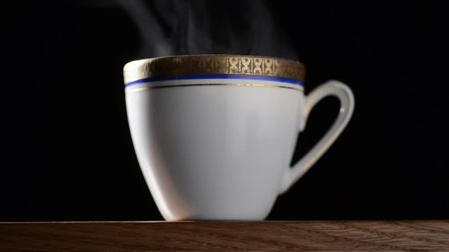  pausa con una una tazza di caff&egrave; caldo