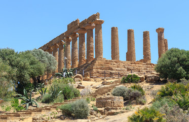 Fototapeta na wymiar Remains of Hera Lacinia Temple - Valle dei Templi located in Agrigento, Sicily. Unesco World Heritage Site