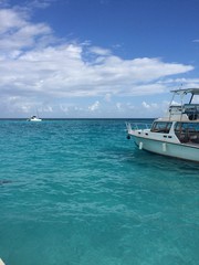 Fototapeta na wymiar boats in the Caribbean Sea