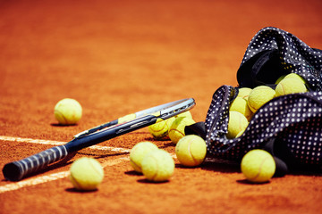 Tennis balls