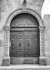 historische t&uuml;ren, verona, italien, schwarz wei&szlig;