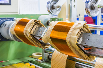 Rectangular coils for distribution transformers on winding machine