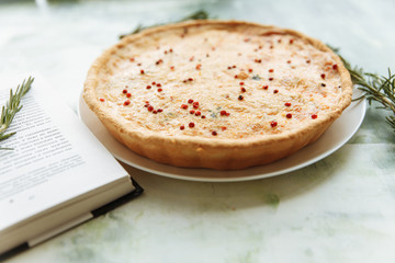 pie souffle with berries, pie with nuts