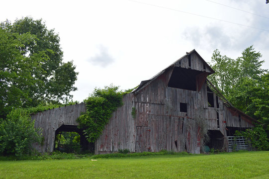 Rural landscape photo of an old barn on a farm in the country