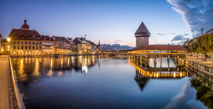 Luzern Stadtansicht Panorama mit Kappelbr&uuml;cke, Schweiz