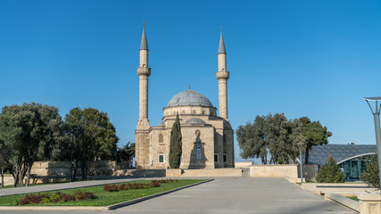 Fototapeta na wymiar The Mosque of the Martyrs or Turkish Mosque is a mosque in Baku, Azerbaijan