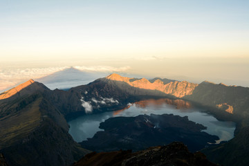 Fototapeta premium shadow of mount rinjani