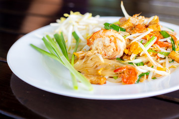 Phat Thai ,Thai Noodle Style ,Allium ramosum, roasted peanuts and some meat such as shrimp is called