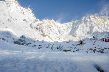 Obraz premium Panorama of snow and mountain Range Landscape with Blue Sky from Annapurna range, Nepal Himalayas.