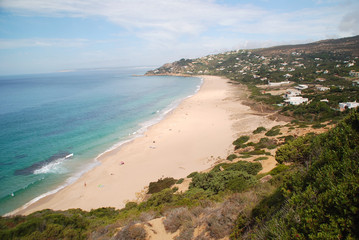 PAISAJE PLAYA DE LOS ALEMANES DE ZAHARA DE LOS ATUNES EN CÁDIZ, ANDALUCÍA. ESPAÑA