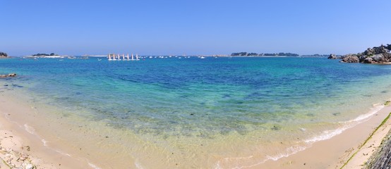 Vue panoramique sur la baie de Port-Blanc Penvénan en Bretagne