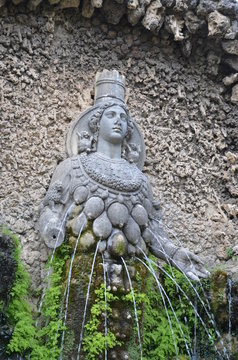 artemida sculpture stone