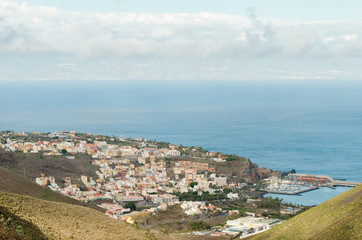 Fototapeta na wymiar Landscape view of San Sebastian city with Tenerife island