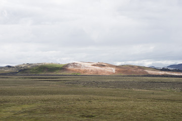 Landschaft rund um den Víti-Krater am Krafla Zentralvulkan (Geothermiezone) in Nord-Island © tina7si