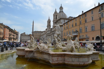 Fototapeta na wymiar fountain navona roma bernini sculpture