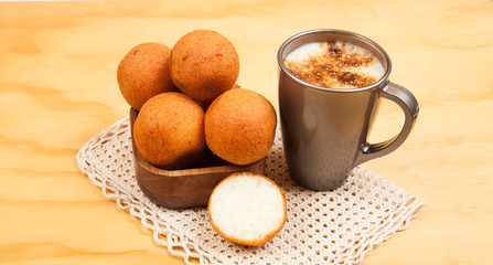 Buñuelos, Colombian tradition