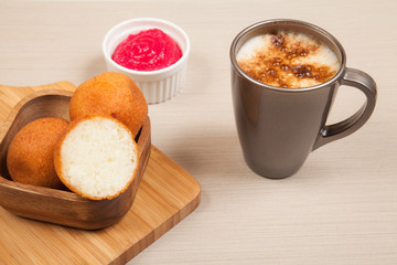 Buñuelos, Colombian tradition