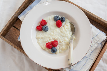 Vanille Milchreis mit Beeren