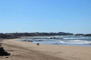 coulple walking on the beach, essouira