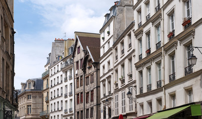 Obraz premium Parisian buildings in le Marais district