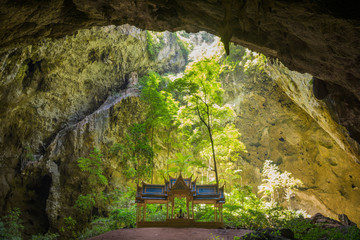 Obraz premium Khao Daeng Viewpoint at Khao Sam Roi Yot National Park, Kui Buri Prachuap Khiri Khan Province , Thailand