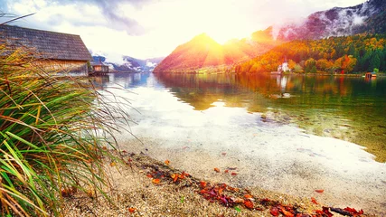 Rolgordijnen Idyllic autumn scene in Grundlsee lake in Alps mountains, Austria © pilat666