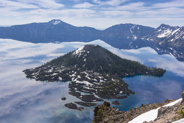 July 2017 : Wizard Island viewed from the west rim of the Crater Lake, Oregon, USA