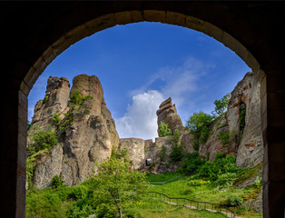 Fototapeta na wymiar Rock fortress under arch 1