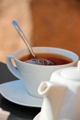 servizio di tazza di the con teiera di porcellana