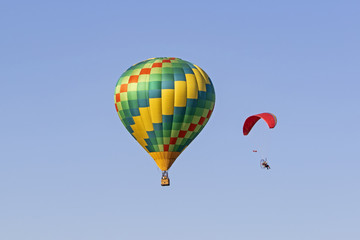 Balloon ride with hang glider