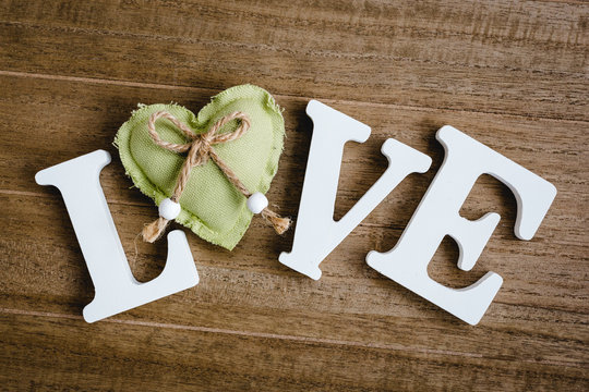 LOVE Buchstaben auf Holz