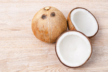 Obraz na płótnie Canvas Ripe half cut coconut.