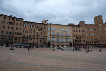 Fototapeta na wymiar Piazza Del Campo in Siena, Italy