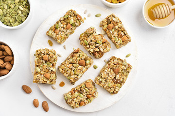 Nutrition bar, granola