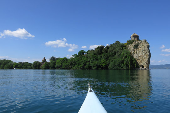 escursione in canoa all'isola Bisentina - Lago di Bolsena