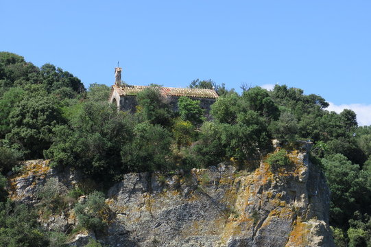 chiesa isola Bisentina - lago di Bolsena
