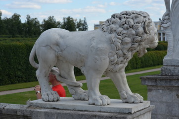 Fototapeta na wymiar lion sculpture
